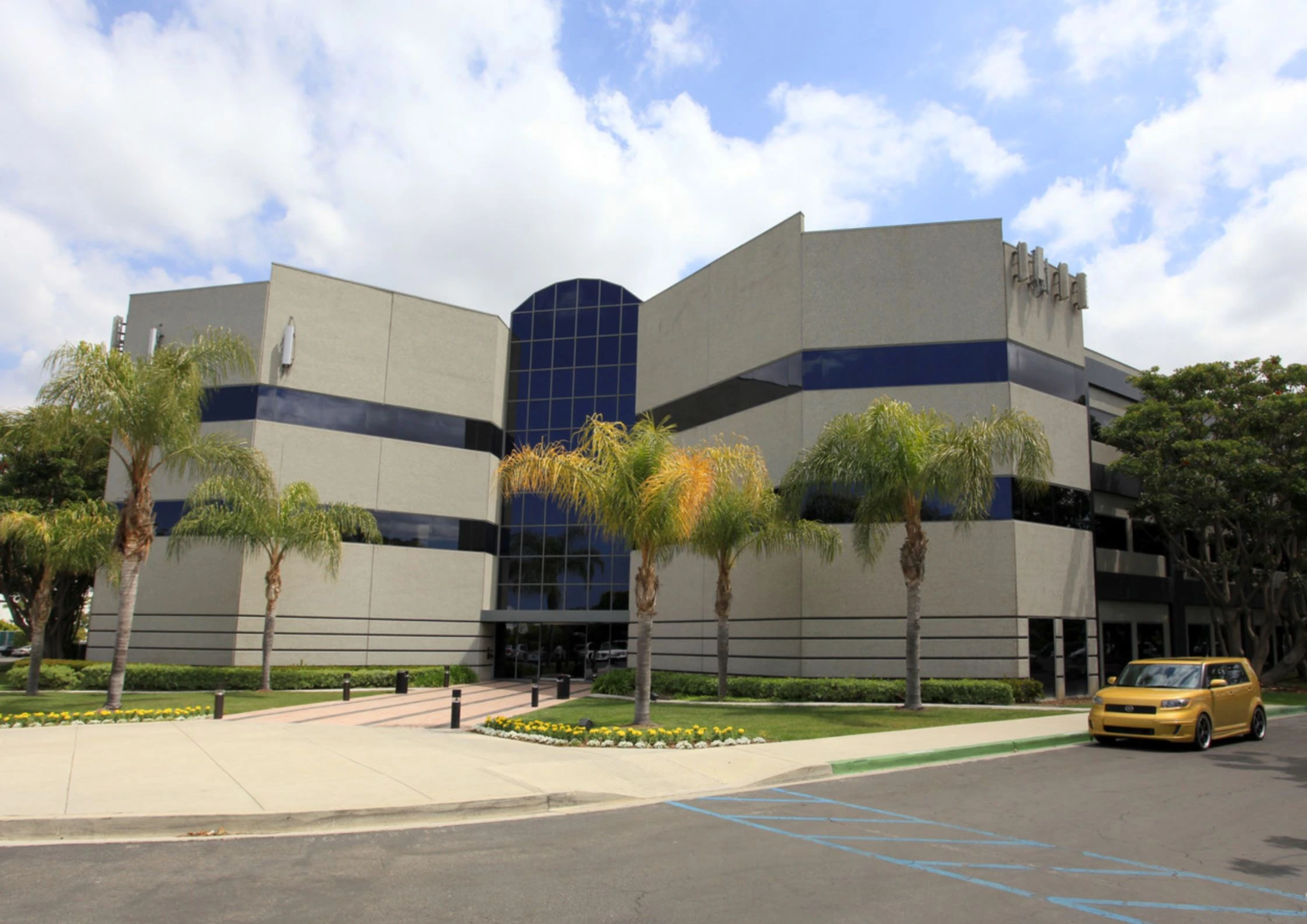 Hamilton Place at 20101 Hamilton Ave Torrance CA 90502